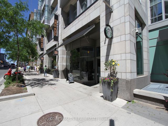 3712 - 2191 Yonge St