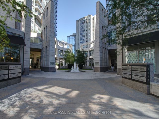 3712 - 2191 Yonge St