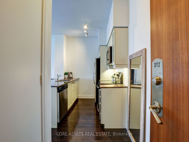3712 - 2191 Yonge St