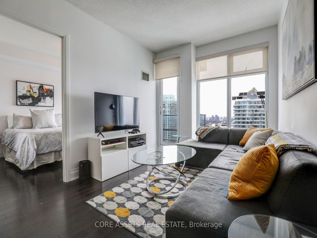 3712 - 2191 Yonge St