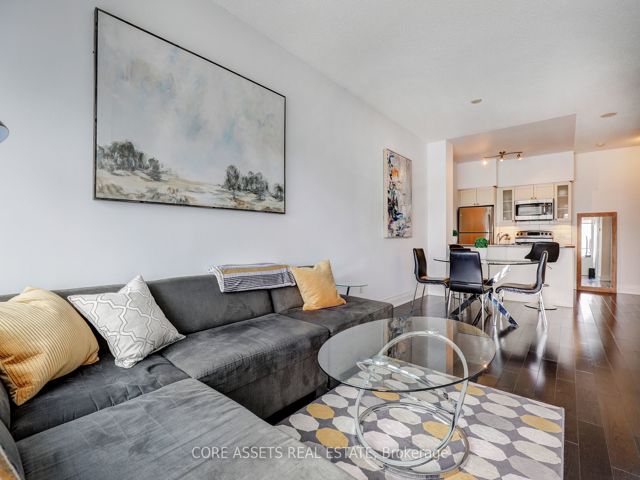 3712 - 2191 Yonge St