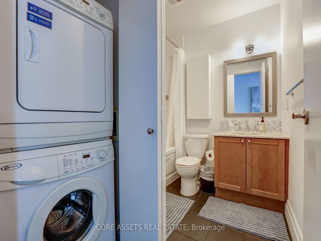 3712 - 2191 Yonge St