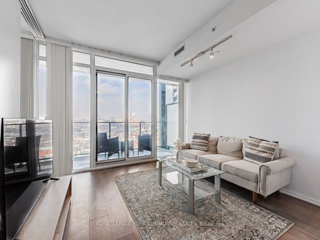 1604 - 125 Peter St