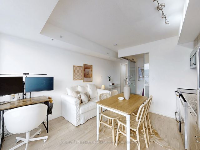 415 - 20 Joe Shuster Way