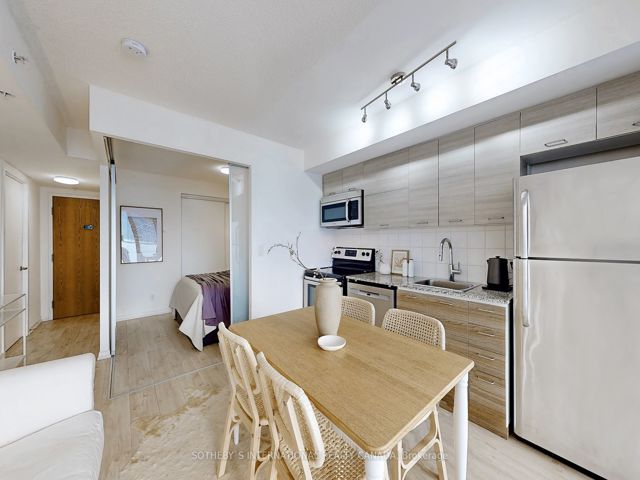 415 - 20 Joe Shuster Way