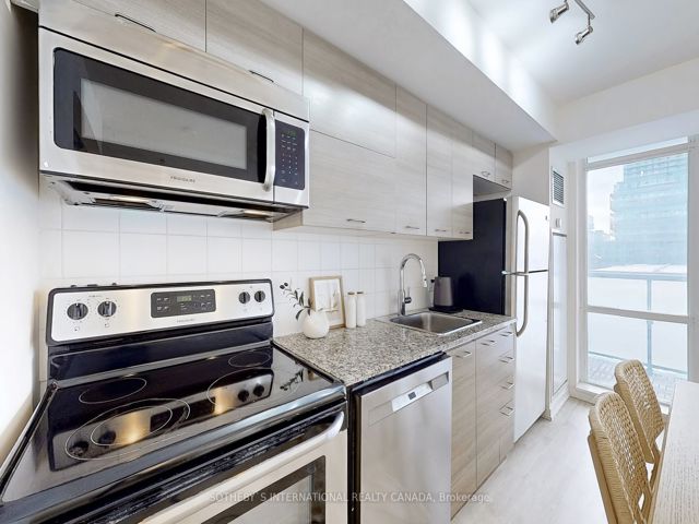 415 - 20 Joe Shuster Way