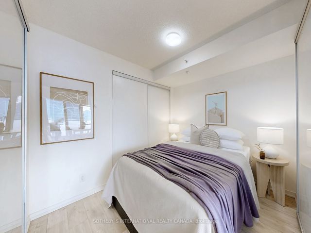 415 - 20 Joe Shuster Way