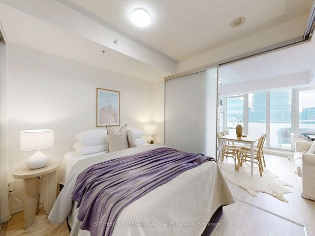 415 - 20 Joe Shuster Way