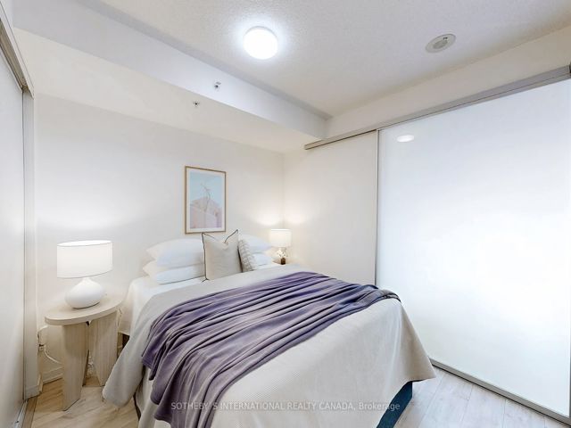 415 - 20 Joe Shuster Way