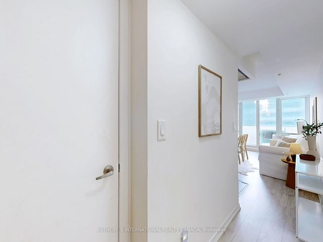 415 - 20 Joe Shuster Way