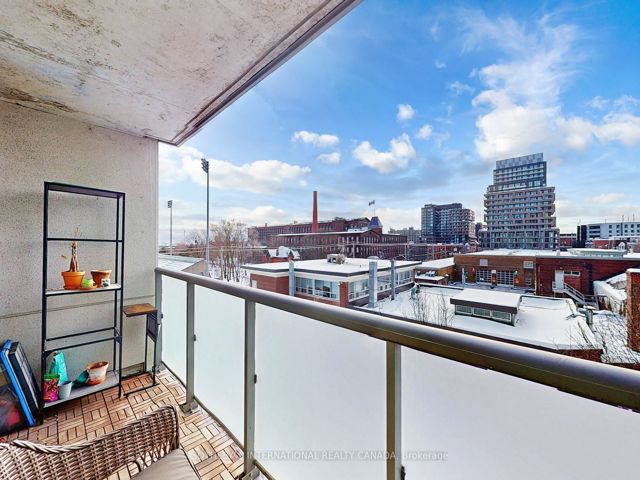 415 - 20 Joe Shuster Way