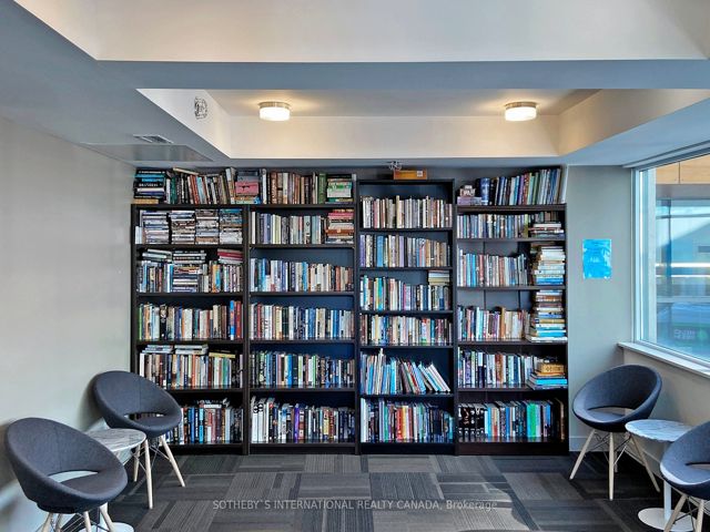 415 - 20 Joe Shuster Way