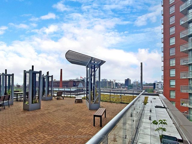 415 - 20 Joe Shuster Way