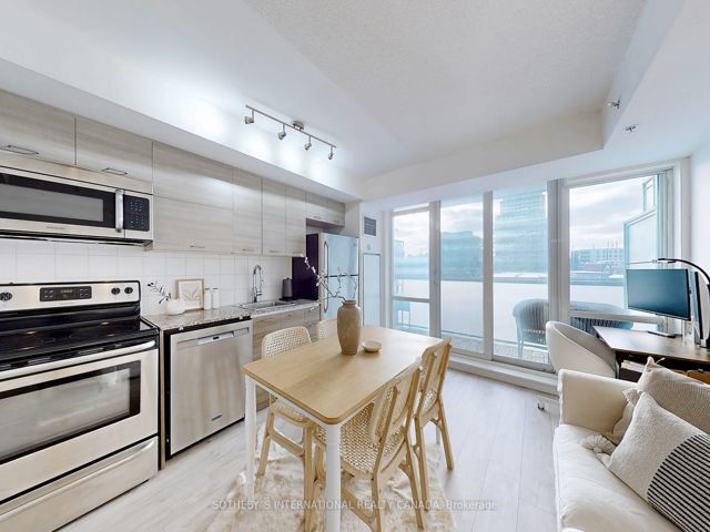 415 - 20 Joe Shuster Way