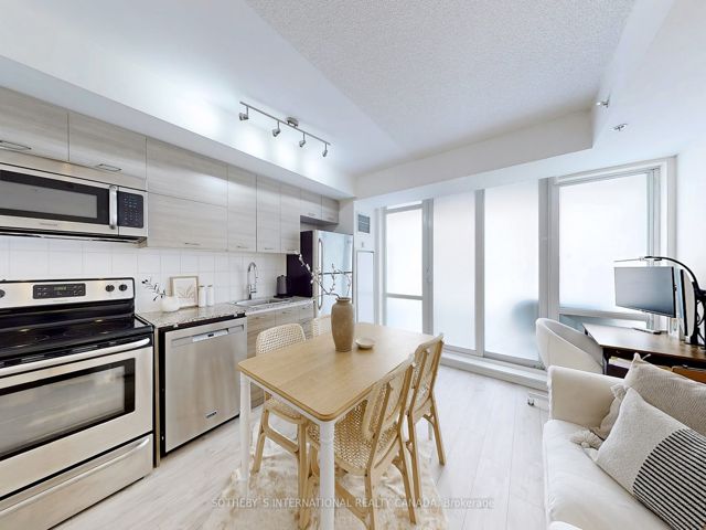 415 - 20 Joe Shuster Way
