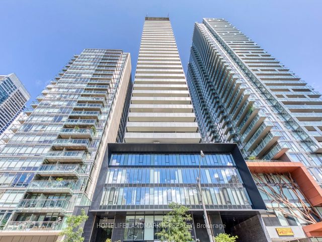 208 - 28 Wellesley St E