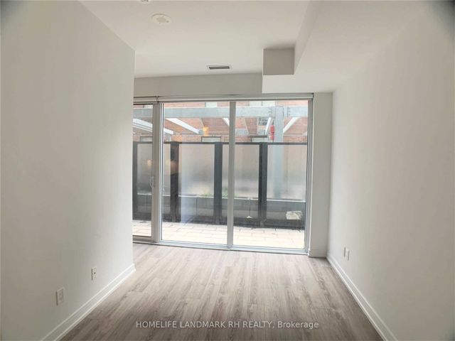 208 - 28 Wellesley St E