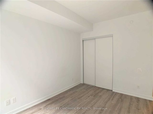 208 - 28 Wellesley St E