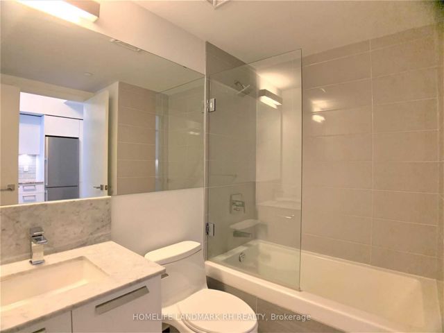 208 - 28 Wellesley St E