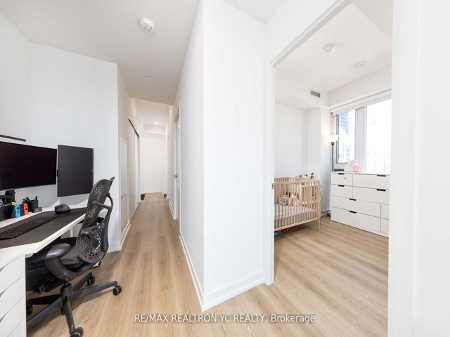 2516 - 20 Edward St