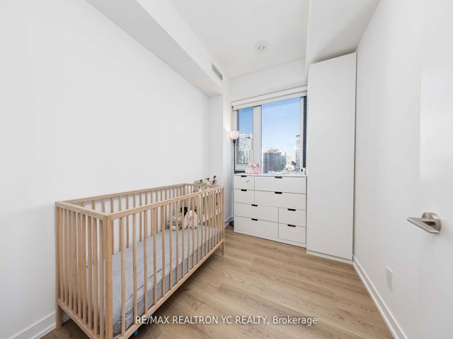 2516 - 20 Edward St