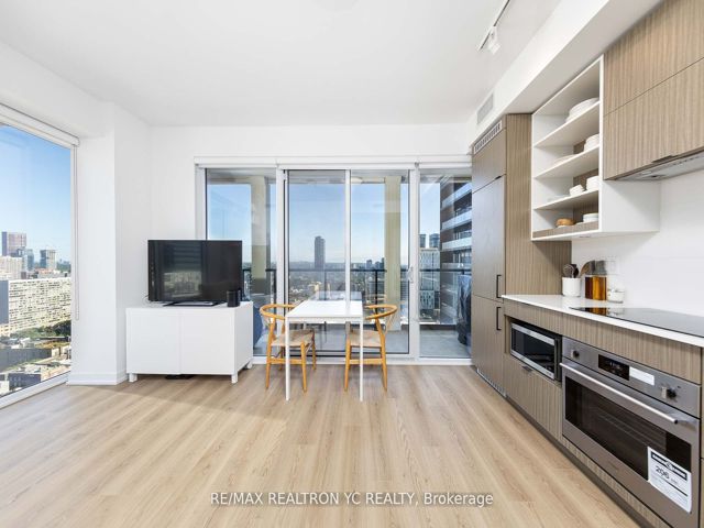 2516 - 20 Edward St