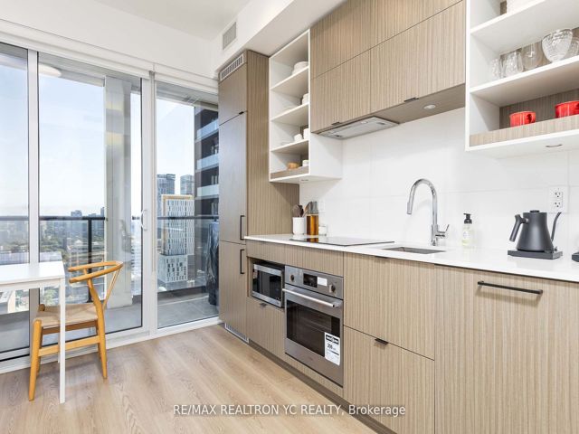 2516 - 20 Edward St