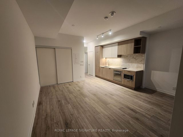 727 - 2020 Bathurst St