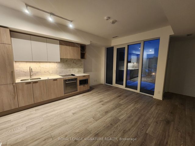 727 - 2020 Bathurst St