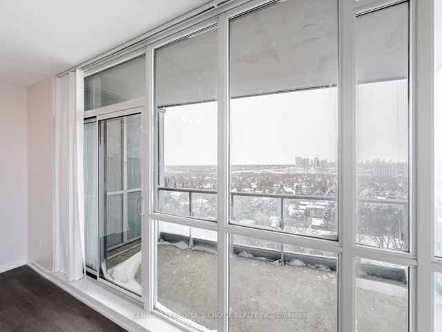 702 - 66 Forest Manr