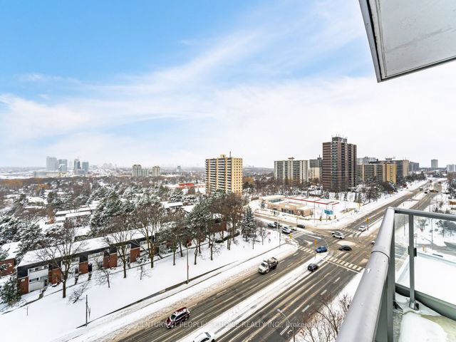 702 - 66 Forest Manr