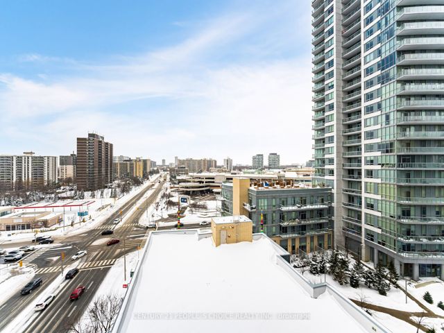 702 - 66 Forest Manr