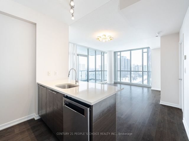 702 - 66 Forest Manr