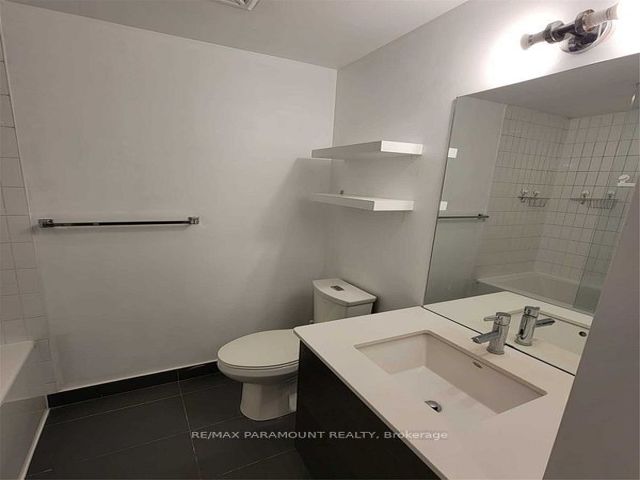 1302 - 210 Simcoe St