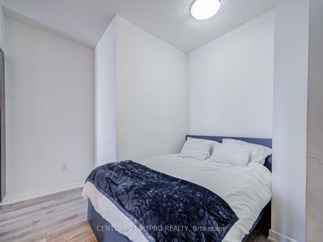 2009 - 38 Dan Leckie Way E