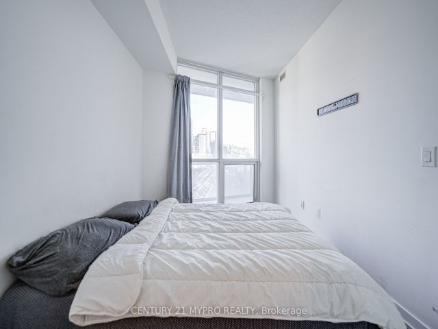 2009 - 38 Dan Leckie Way E