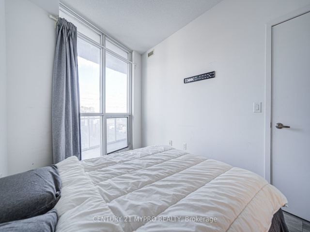 2009 - 38 Dan Leckie Way E