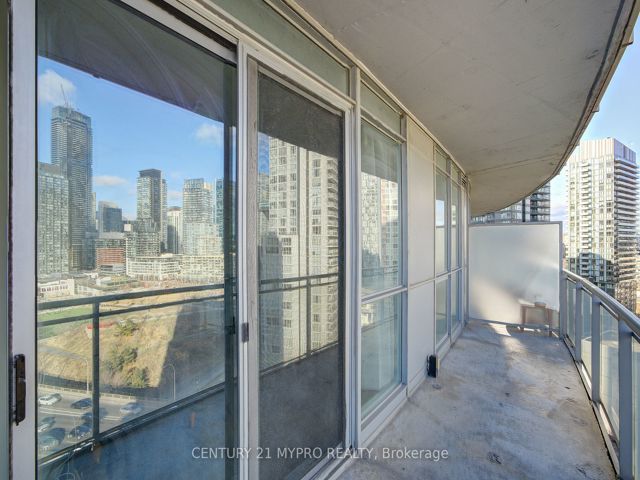 2009 - 38 Dan Leckie Way E