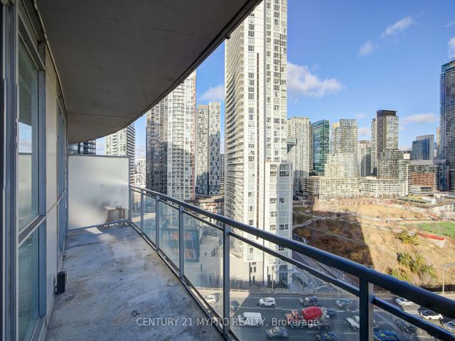 2009 - 38 Dan Leckie Way E