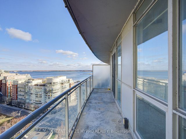 2009 - 38 Dan Leckie Way E