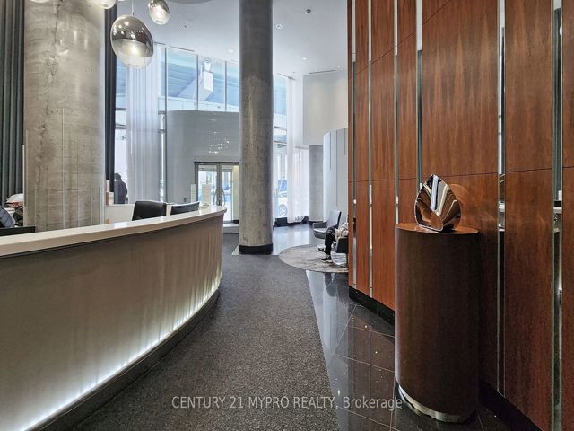 2009 - 38 Dan Leckie Way E