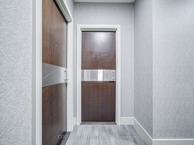 2009 - 38 Dan Leckie Way E