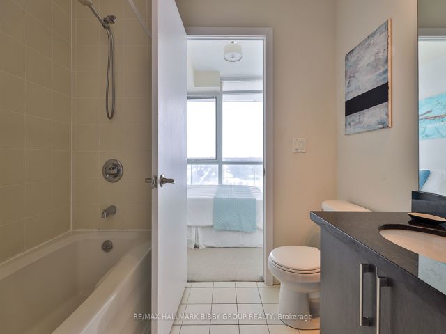 1002 - 30 Canterbury Pl