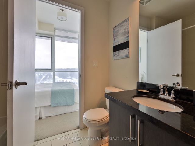 1002 - 30 Canterbury Pl