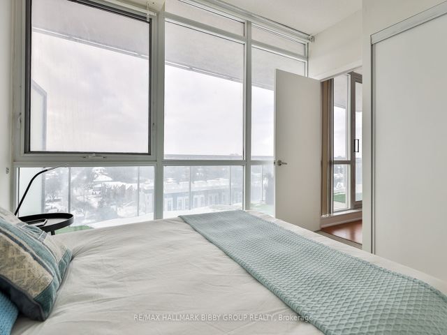 1002 - 30 Canterbury Pl