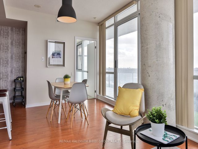 1002 - 30 Canterbury Pl
