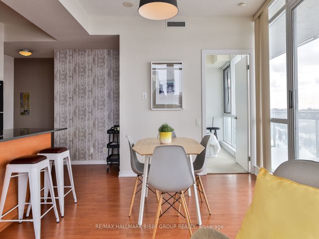 1002 - 30 Canterbury Pl