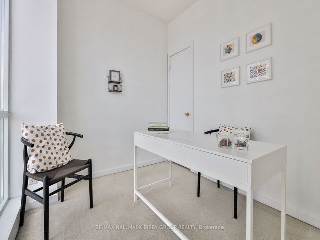 1002 - 30 Canterbury Pl