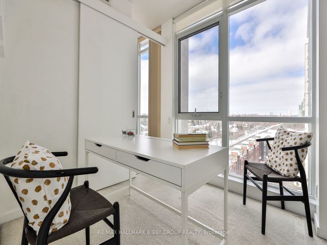 1002 - 30 Canterbury Pl