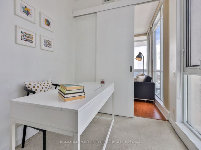 1002 - 30 Canterbury Pl